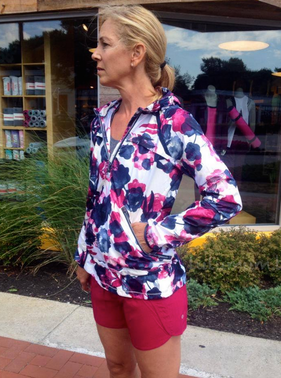 Lululemon Miss Misty Pullover - Inky Floral Ghost Inkwell Bumble Berry